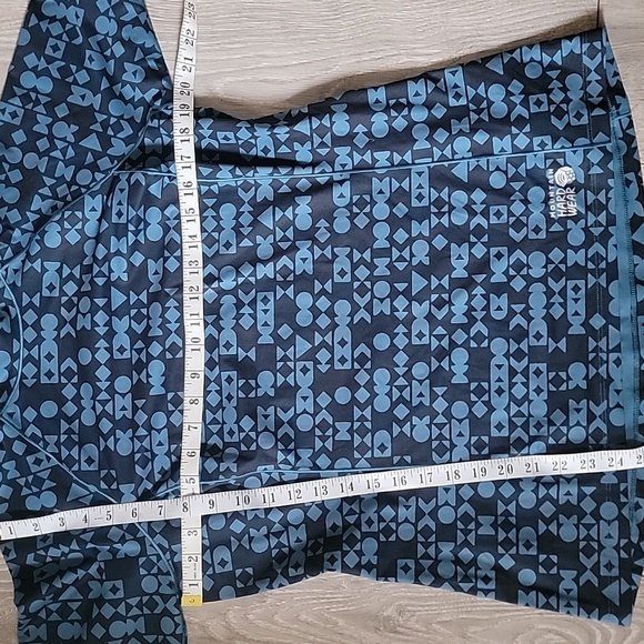 Mountain Hardwear Hooded Long Sleeve Shirt - Picture 6 of 6